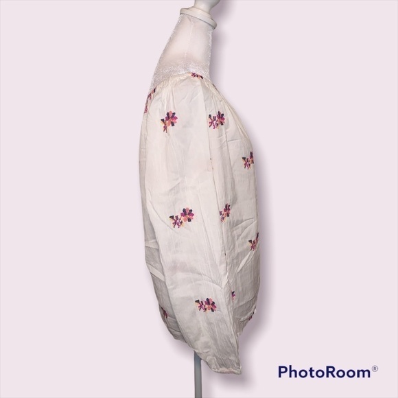 Gap White Peasant Blouse With Embroidered Flowers Size Small - Picture 3 of 5